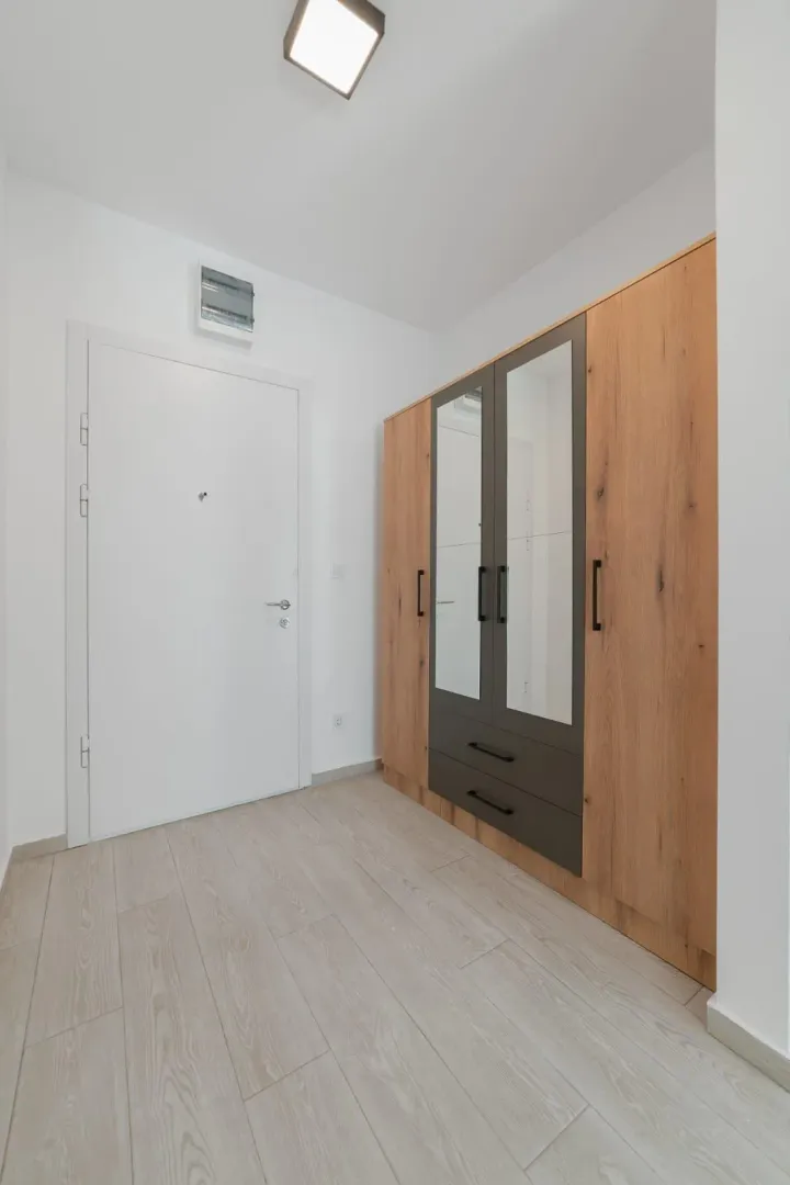 Izdavanje, jednosoban stan, 57m², Bečići, Budva