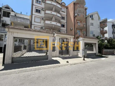 Poslovni prostor in Ljubović