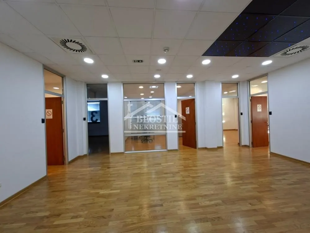 Rent, office space, 330m², Bezanijska Kosa 1, Bežanijska Kosa Sve Podlokacije