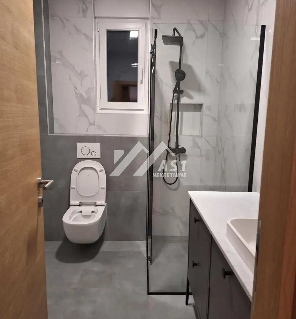 Izdavanje, trosoban stan, 97m², Sremska Kamenica, Petrovaradin