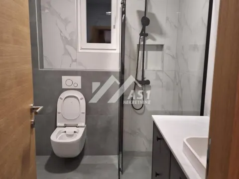 Izdavanje, trosoban stan, 97m², Sremska Kamenica, Petrovaradin - image 5