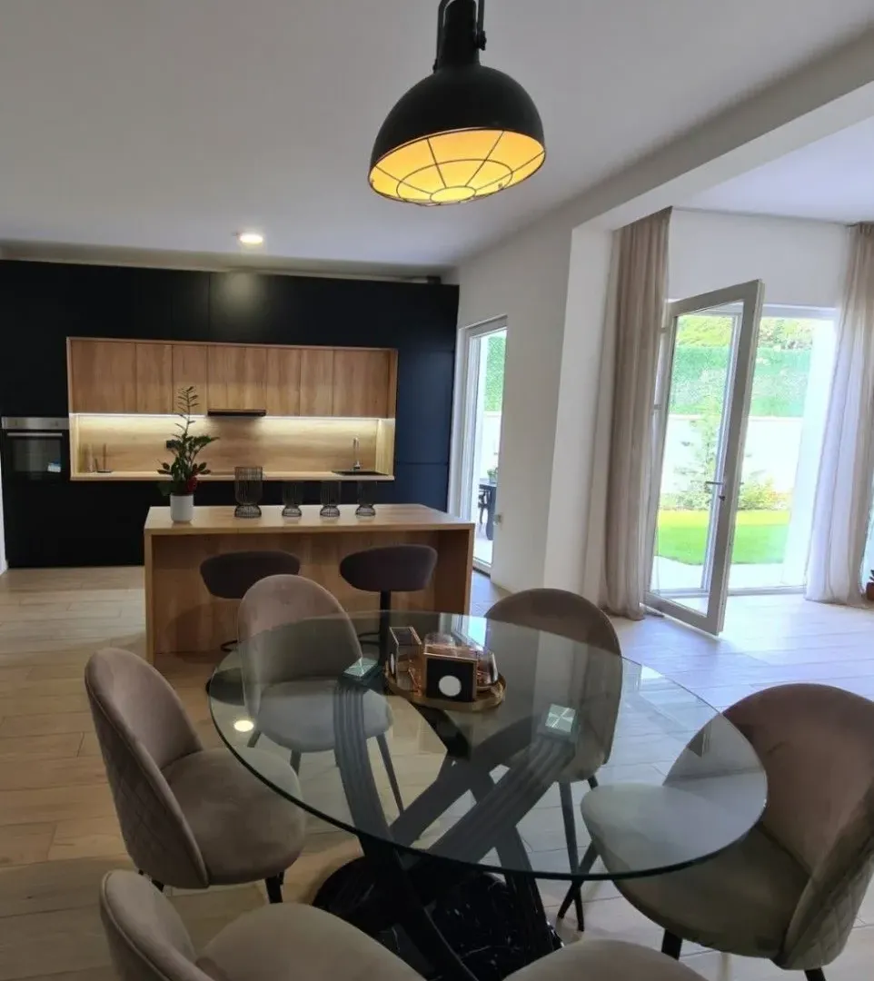 Prodaja, četvorosoban stan, 180m², Dedinje Beli Dvor, Dedinje Sve Podlokacije
