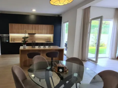 Prodaja, četvorosoban stan, 180m², Dedinje Beli Dvor, Dedinje Sve Podlokacije - image 2