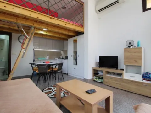 Izdavanje, garsonjera, 35m², Centar, Bar - image 2