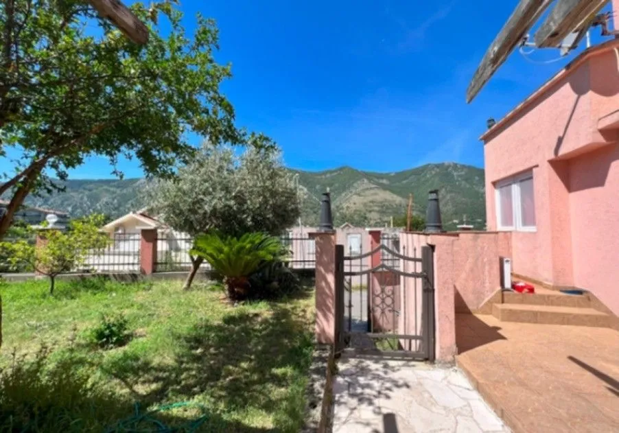 Sale, house, 200m², Dobrota, Kotor