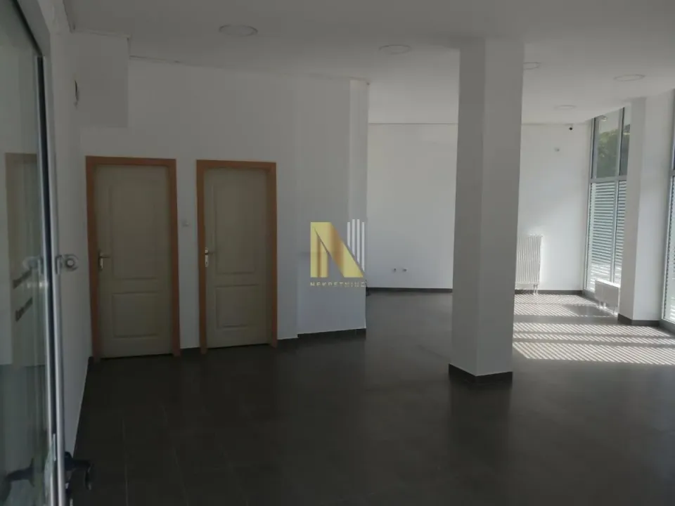 Izdavanje, poslovni prostor, 50m², Bulevar Evrope, Novi Sad Sve Podlokacije