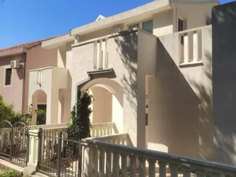 Sale, two bedroom apartment, 71m², Bečići, Budva - image 2