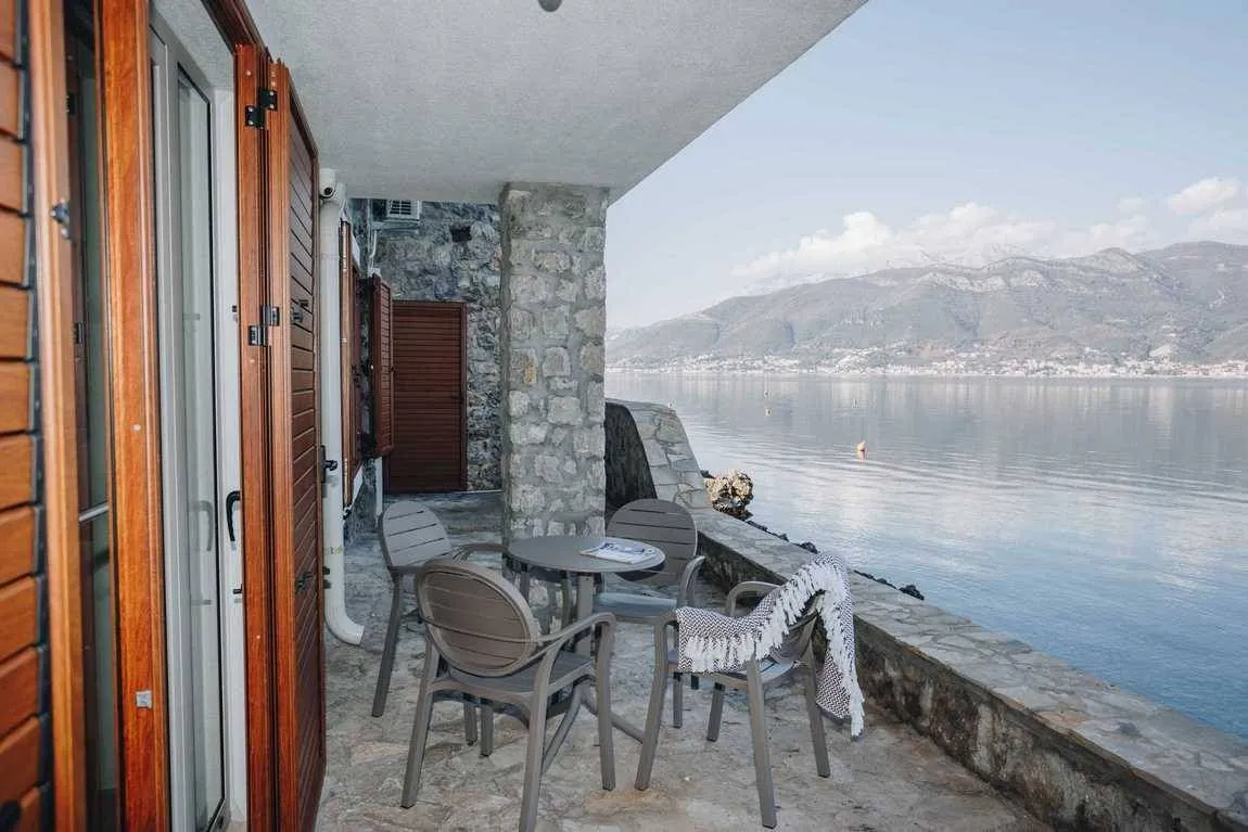 Prodaja, kuća, 300m², Krašići, Tivat