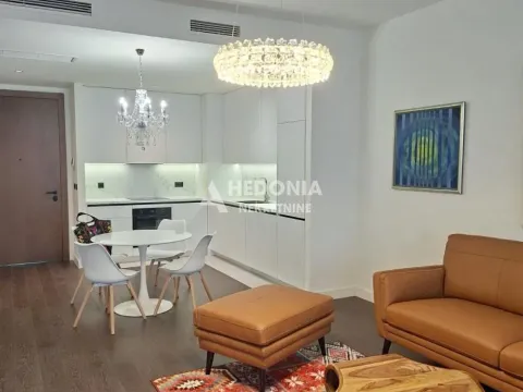 Izdavanje, trosoban stan, 110m², Savski Venac, Beograd - image 2