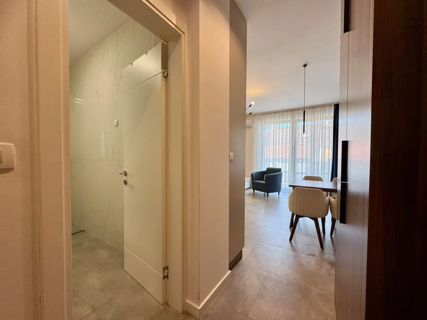 Izdavanje, garsonjera, 35m², Rafailovići, Budva