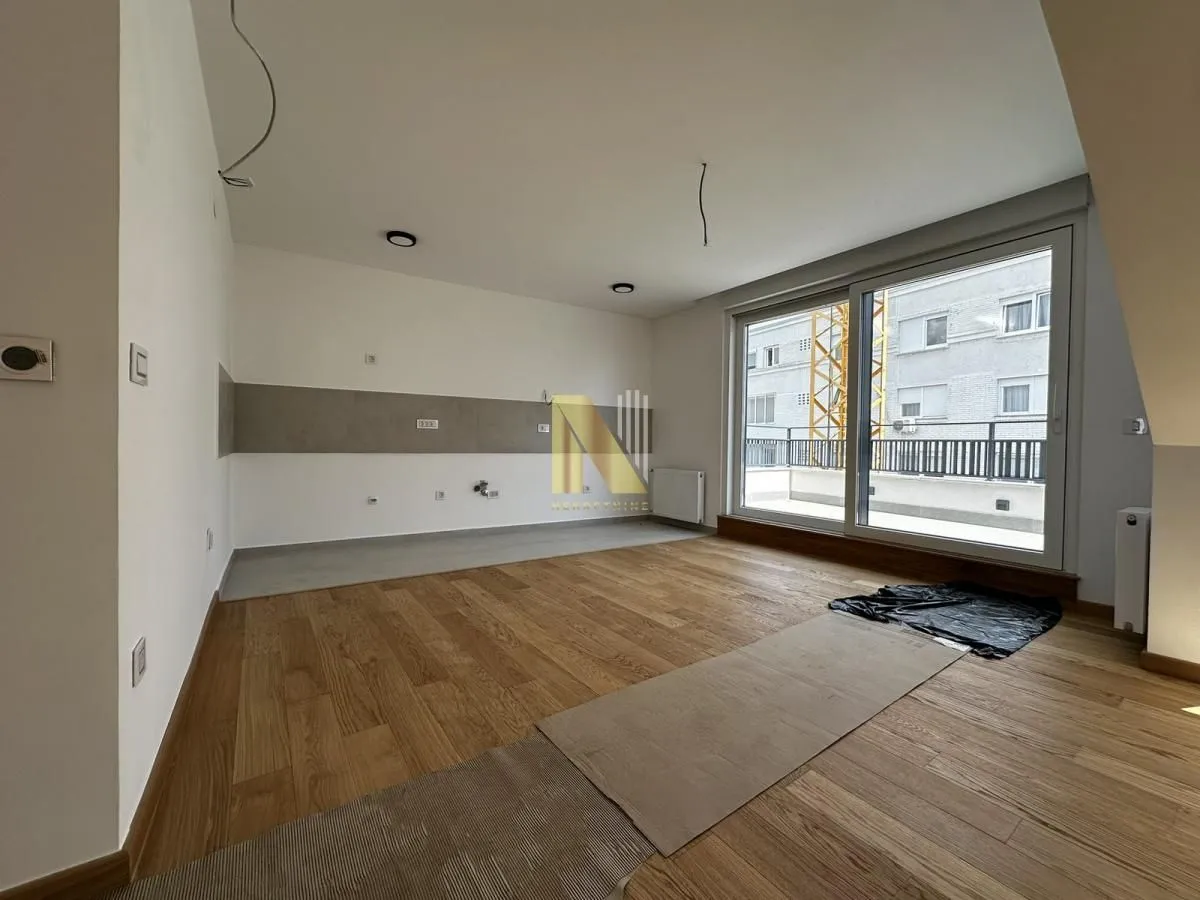 Prodaja, stan, 185m², Grbavica, Novi Sad Sve Podlokacije