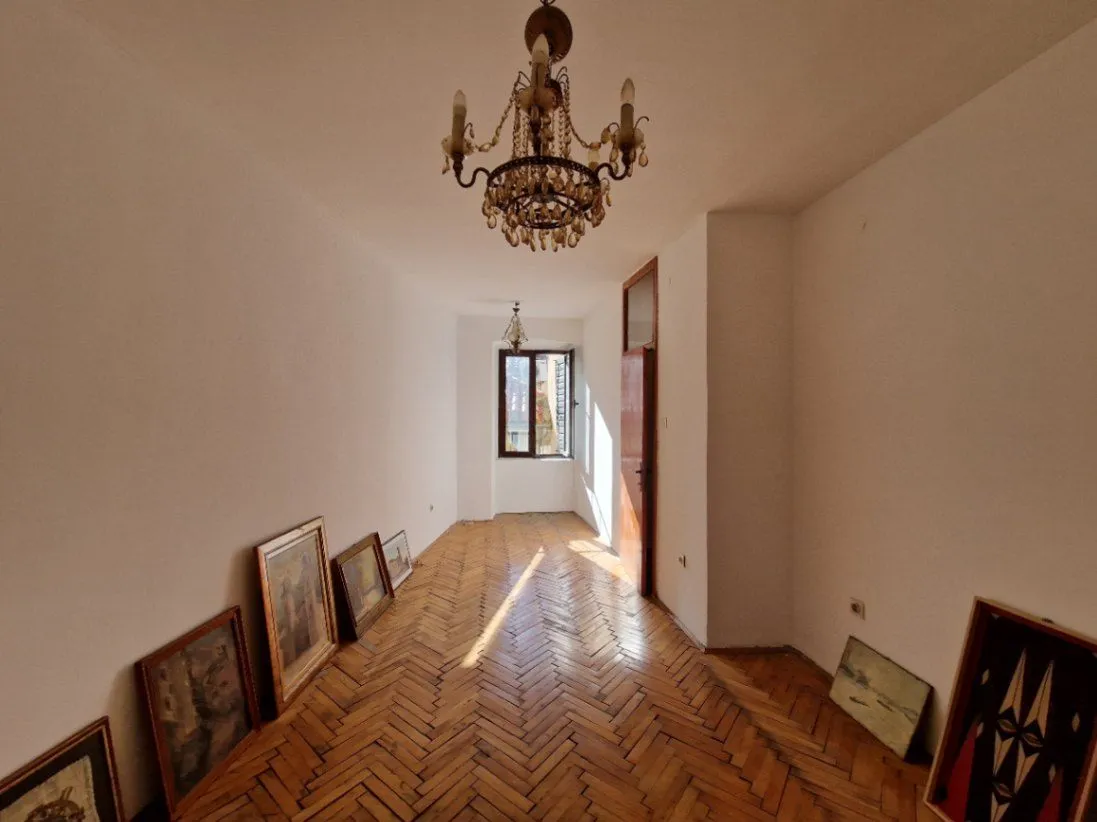 Sale, two bedroom apartment, 78m², Stari Grad Kotor, Kotor