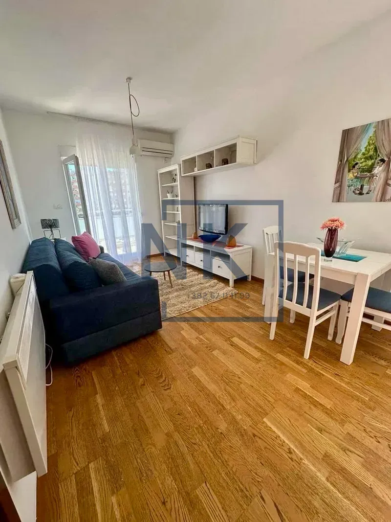 Izdavanje, jednosoban stan, 50m², City Kvart, Podgorica