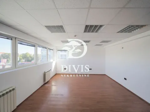 Rent, office space, 216m², Zemun Gornji Grad, Zemun Sve Podlokacije - image 4