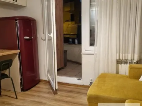 Izdavanje, trosoban stan, 45m², Lekino Brdo, Voždovac Sve Podlokacije - image 7