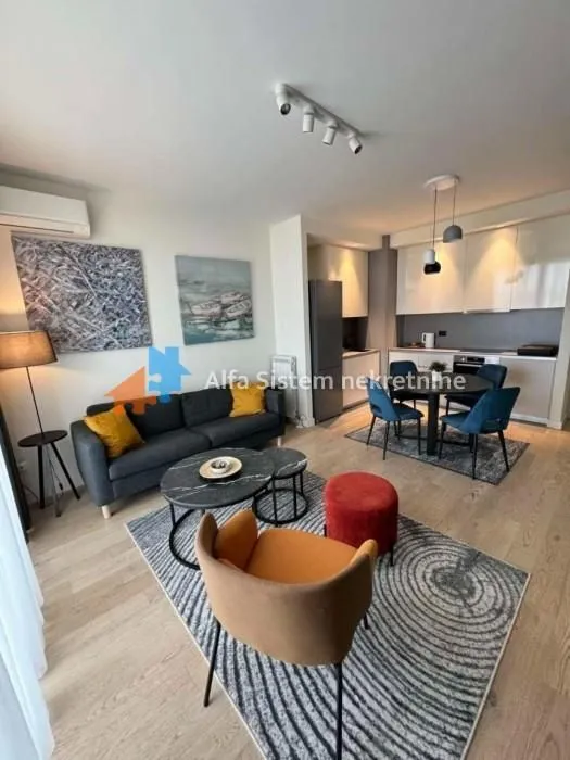 Izdavanje, dvosoban stan, 52m², Savski Venac, Beograd