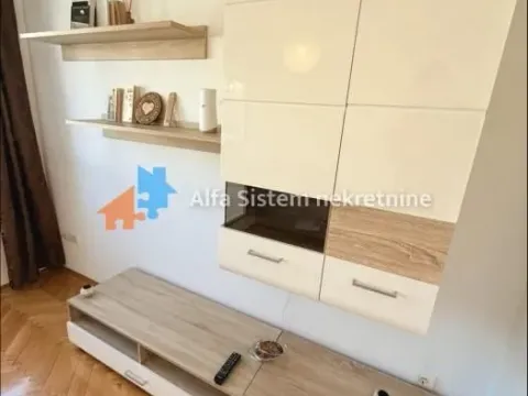 Rent, two bedroom apartment, 72m², Savski Venac, Beograd - image 9