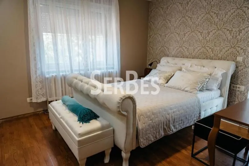 Izdavanje, četvorosoban stan, 125m², Adice, Novi Sad Sve Podlokacije