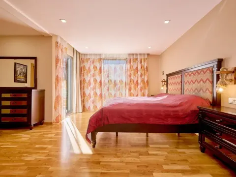 Prodaja, kuća, 200m², Budva, Crna Gora - image 23