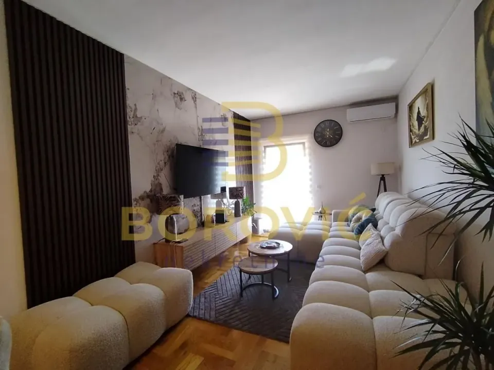 Rent, four bedroom apartment, 83m², Krnjaca, Palilula Sve Podlokacije