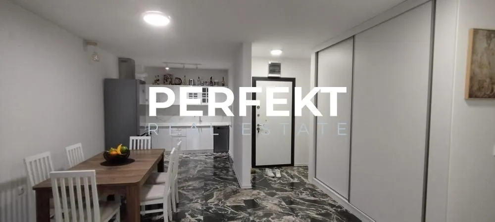 Prodaja, dvosoban stan, 65m², Pančevo, Srbija