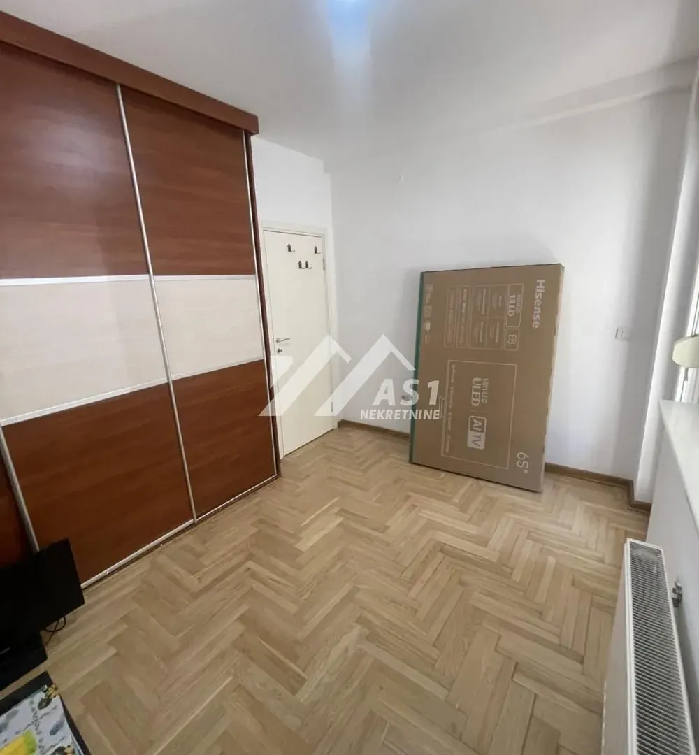 Izdavanje, četvorosoban stan, 80m², Rotkvarija, Novi Sad Sve Podlokacije