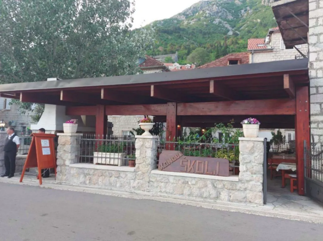 Izdavanje, ugostiteljski objekat, 230m², Perast, Kotor