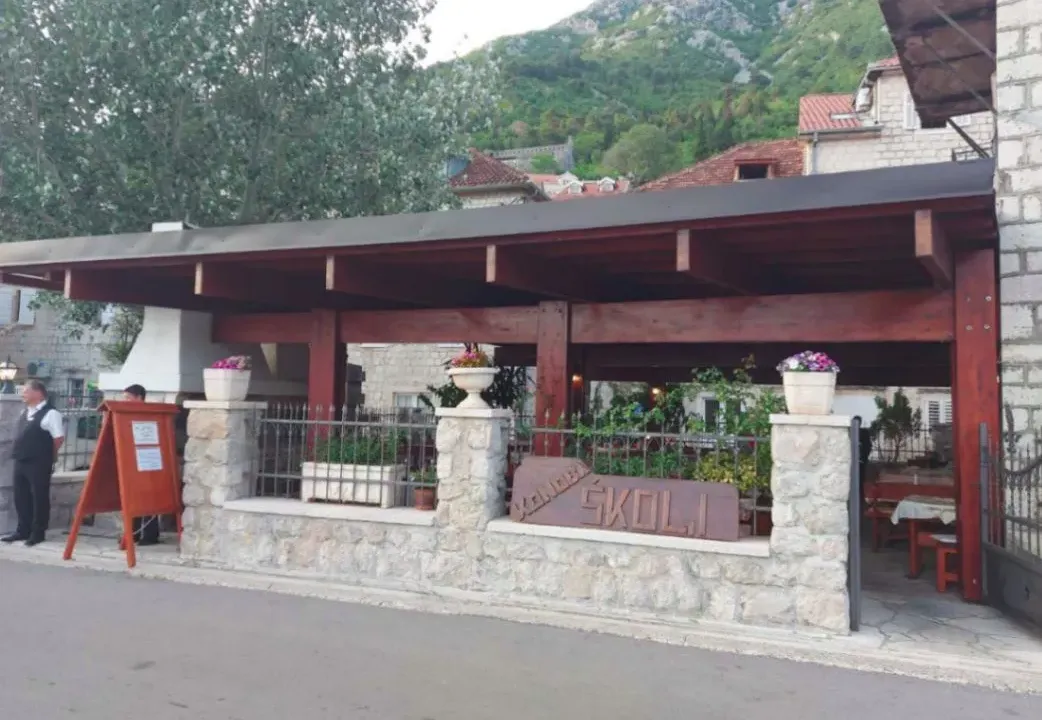 Izdavanje, ugostiteljski objekat, 230m², Perast, Kotor