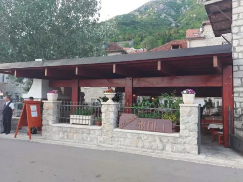Izdavanje, ugostiteljski objekat, 230m², Perast, Kotor - image 1
