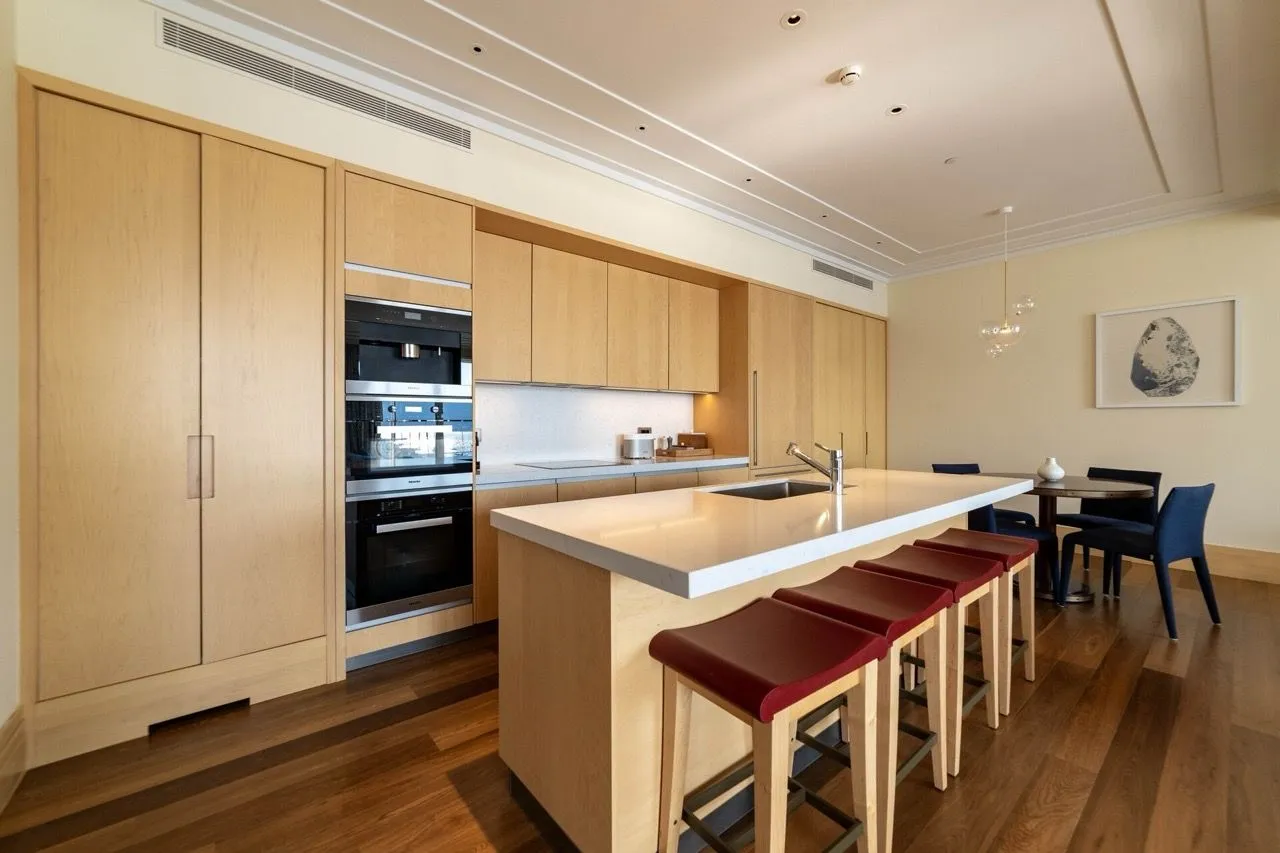 Prodaja, četvorosoban stan, 498m², Tivat, Crna Gora
