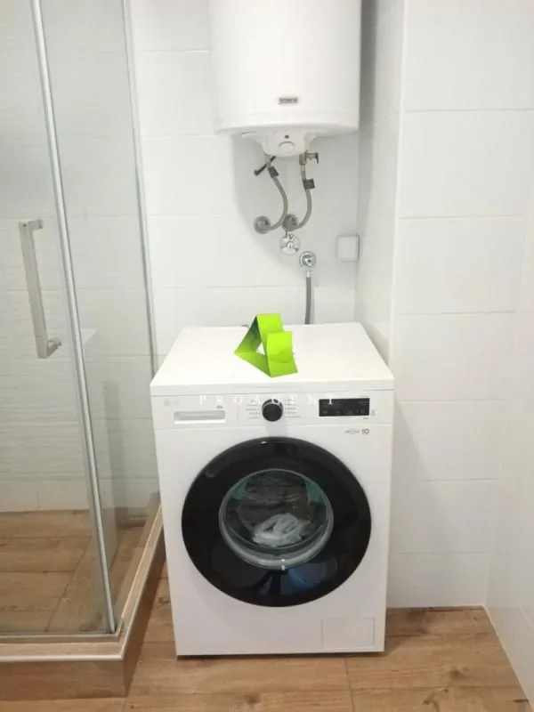 Izdavanje, trosoban stan, 70m², Medijana, Niš