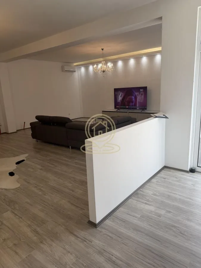 Izdavanje, dvosoban stan, 64m², Palilula, Niš