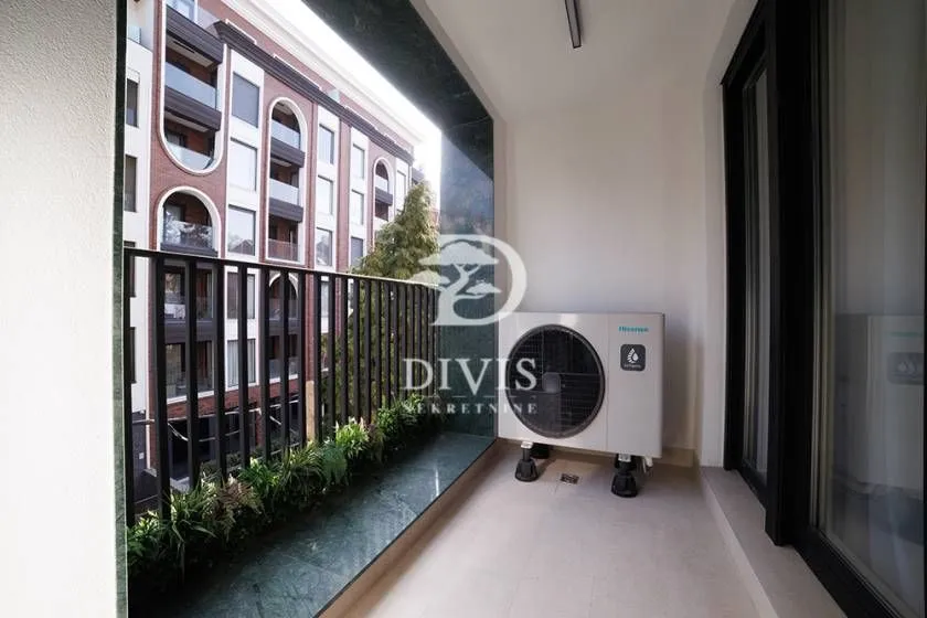 Izdavanje, trosoban stan, 130m², Crveni Krst, Beograd