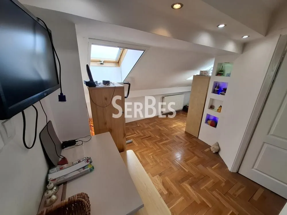 Prodaja, četvorosoban stan, 120m², Stari grad, Novi Sad