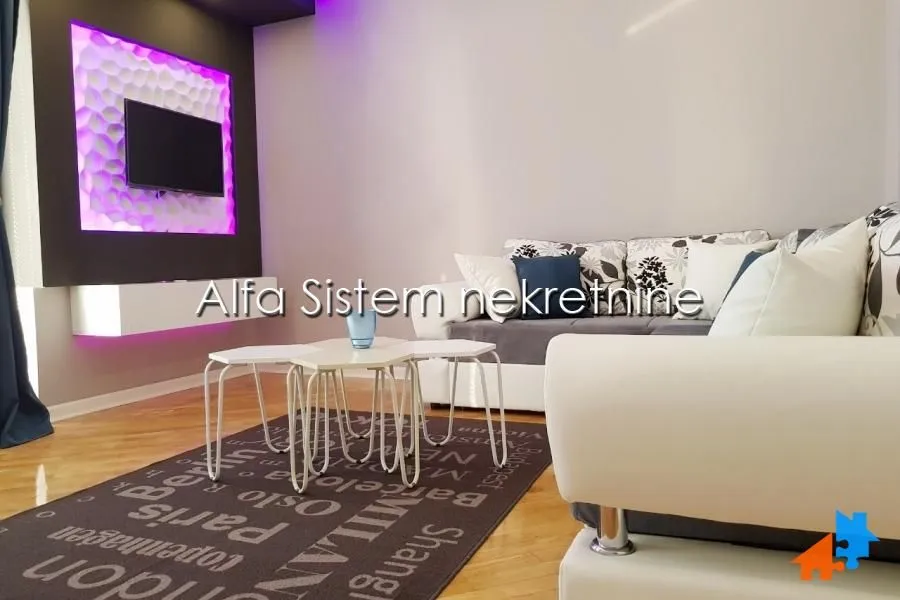 Izdavanje, trosoban stan, 69m², Stari Grad, Beograd