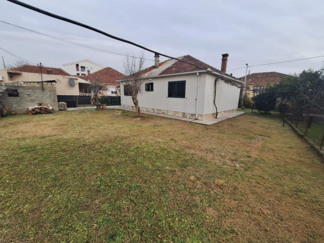 Izdavanje, kuća, 110m², Stari Aerodrom, Podgorica
