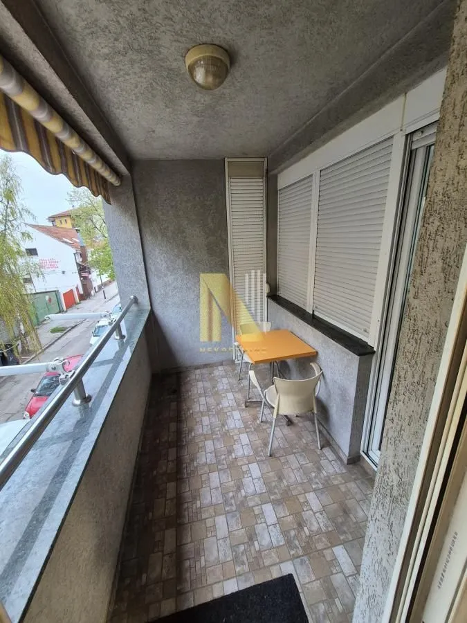 Izdavanje, četvorosoban stan, 89m², Socijalno, Novi Sad Sve Podlokacije