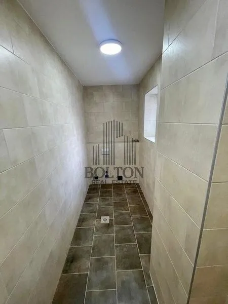 Prodaja, četvorosoban stan, 195m², Centar, Požarevac