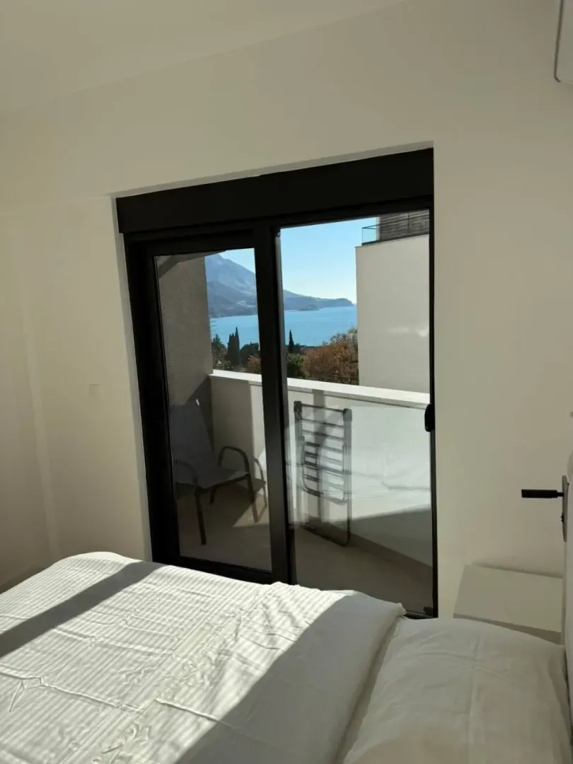 Rent, one bedroom apartment, 40m², Bečići, Budva