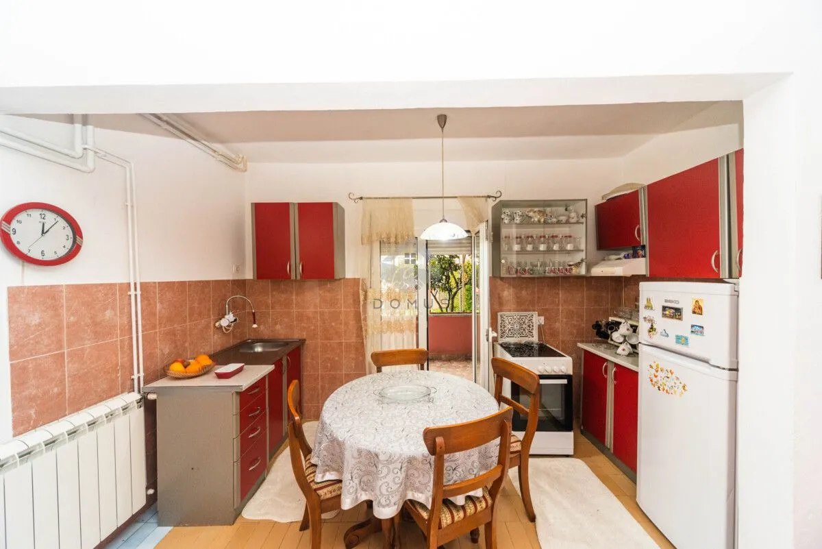 Prodaja, dvosoban stan, 150m², Stari Aerodrom, Podgorica