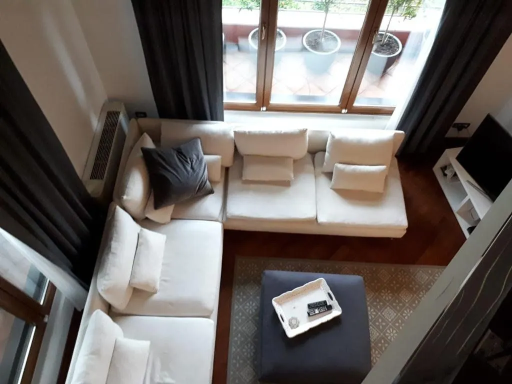 Izdavanje, trosoban stan, 190m², Preko Morače, Podgorica