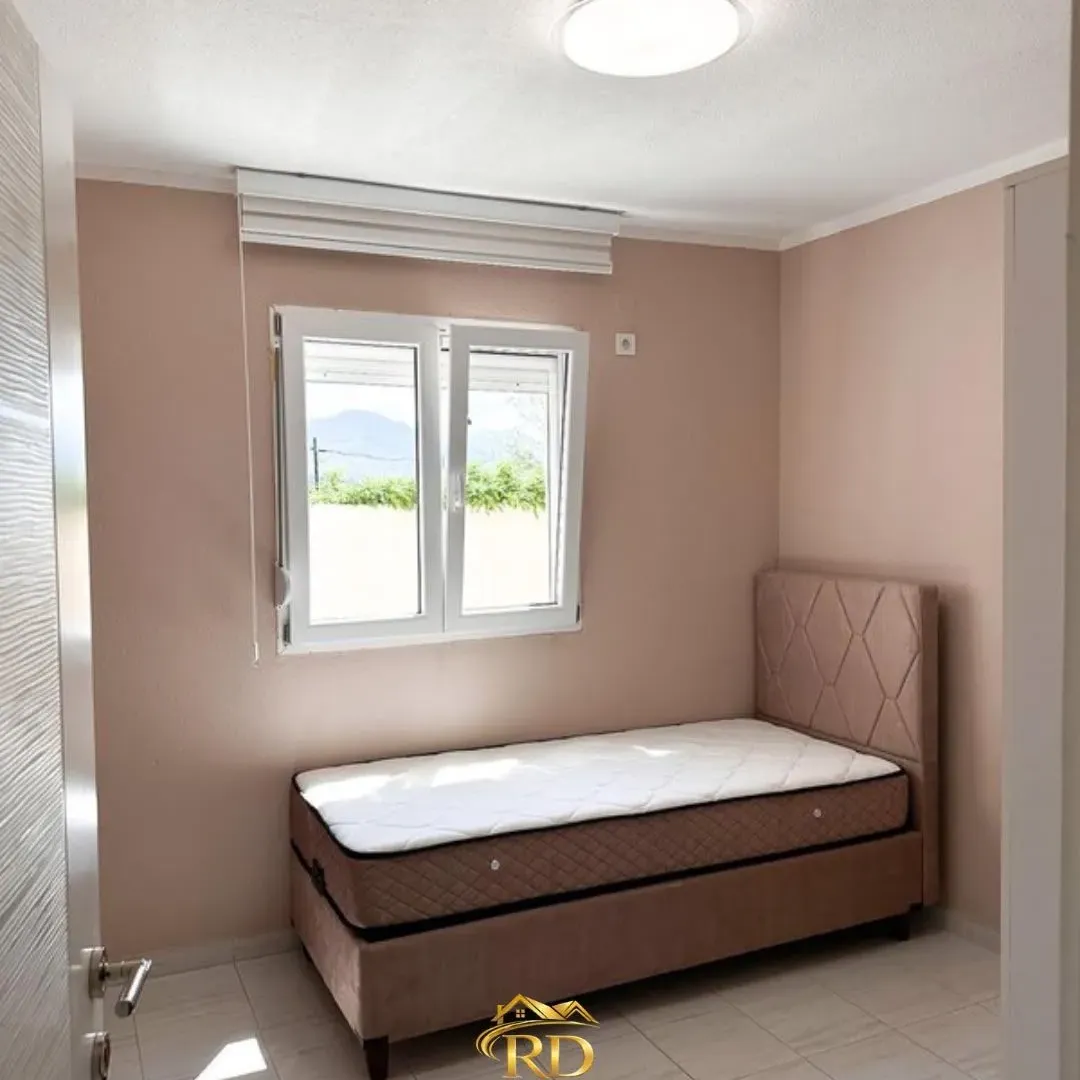 Izdavanje, trosoban stan, 125m², Momišići, Podgorica