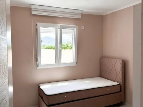 Izdavanje, trosoban stan, 125m², Momišići, Podgorica - image 5