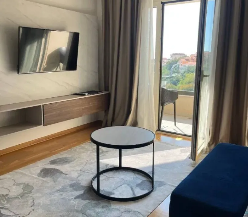 Izdavanje, garsonjera, 34m², Bečići, Budva