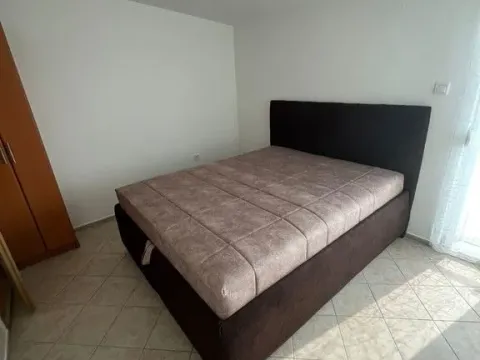 Izdavanje, jednosoban stan, 42m², Blok 6, Podgorica - image 3