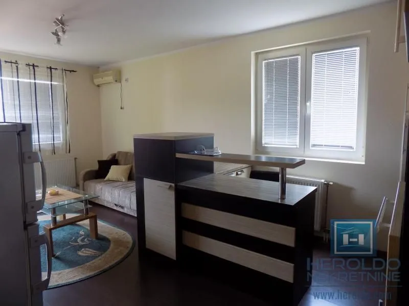 Izdavanje, garsonjera, 30m², Centar, Ćuprija