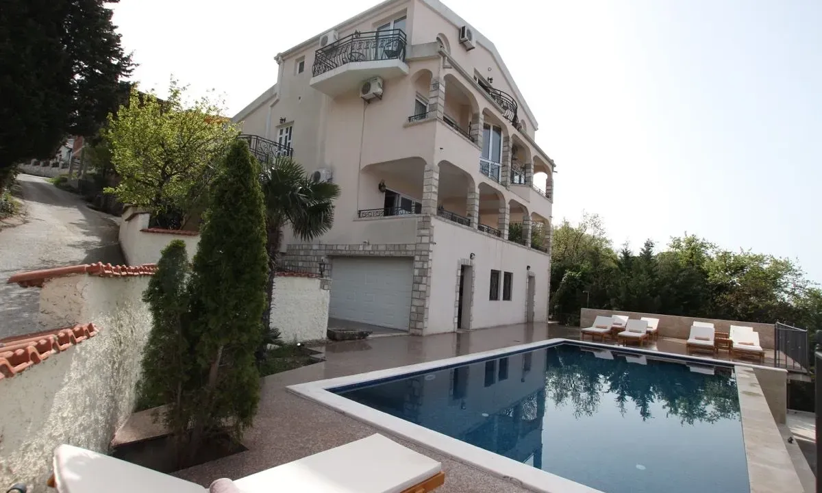 Sale, house, 586m², Sutomore, Bar