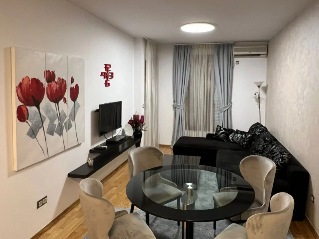 Izdavanje, jednosoban stan, 45m², Momišići, Podgorica