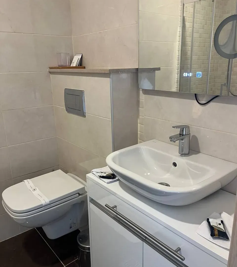 Izdavanje, garsonjera, 34m², Bečići, Budva