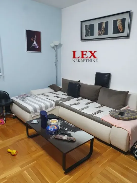Prodaja, jednosoban stan, 42m², Kneževac, Beograd